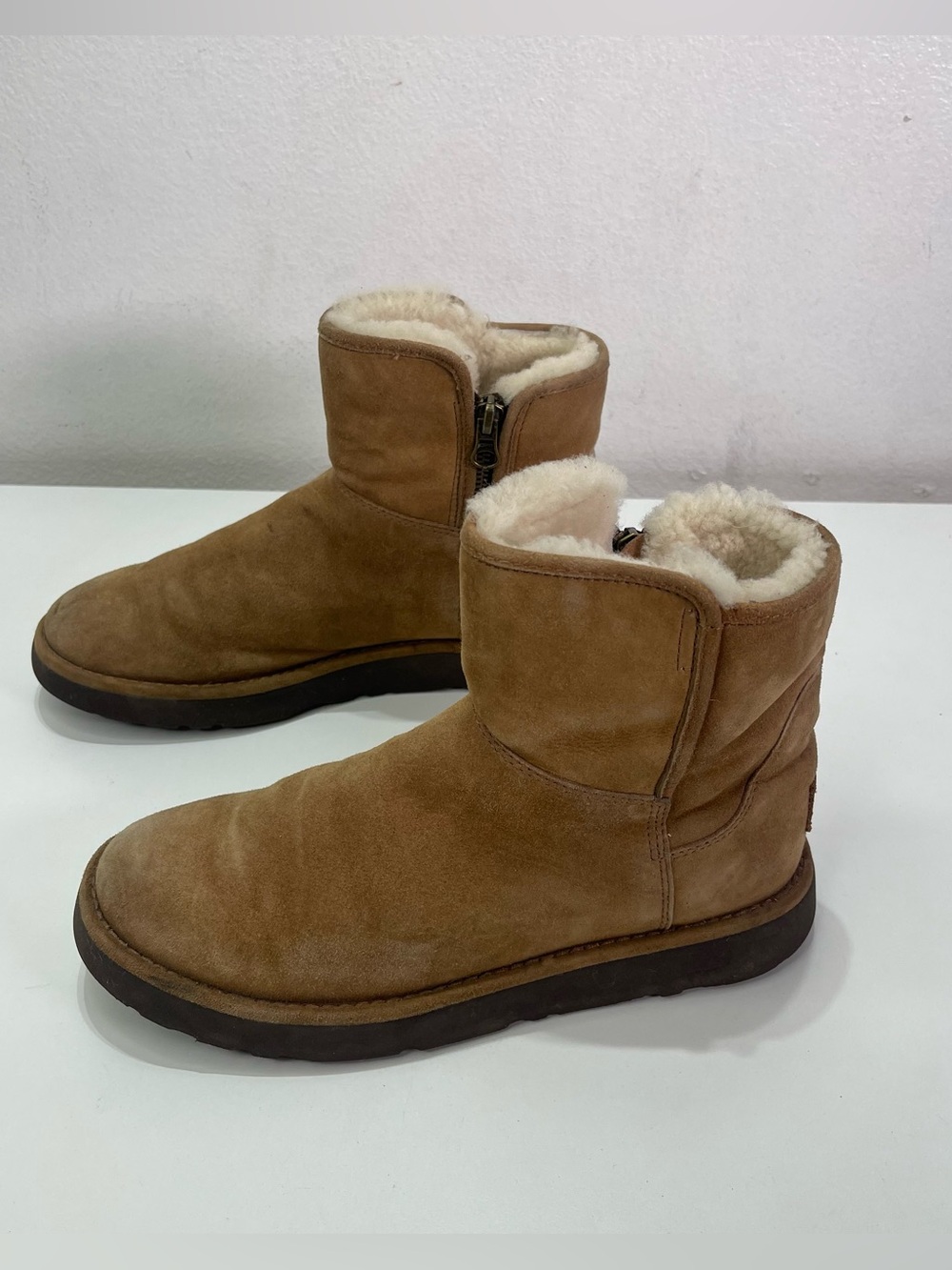 UGG Abree Women's 6 Chestnut Suede Side Zip Mini Boots 1016548